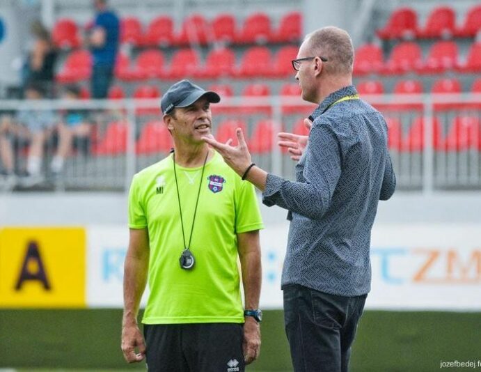 predzápasová debata s gen. manažérom