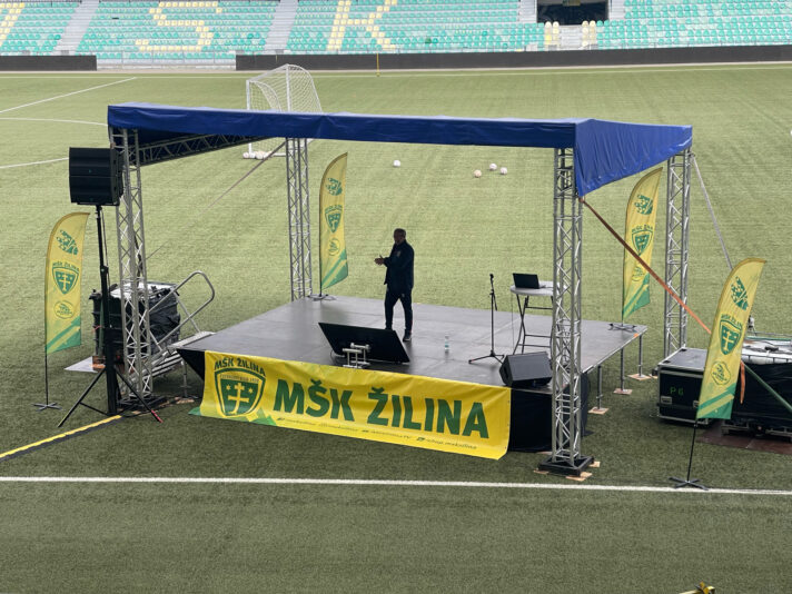 8C86B4F9-4D9B-4DB7-9348-86BE621848E1