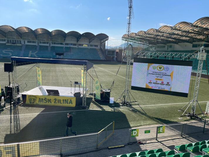 71C44F81-A1F2-4EE0-BF90-3CEF15E2B222