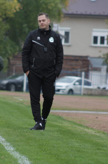 78362579-7D5D-4C90-A618-05B5737CF30A